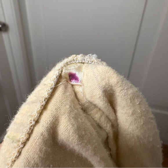 Vintage 80s Laura Adams Pale Yellow Floral Flannel Pajama Set Crop Tank Shorts - Picture 12 of 12